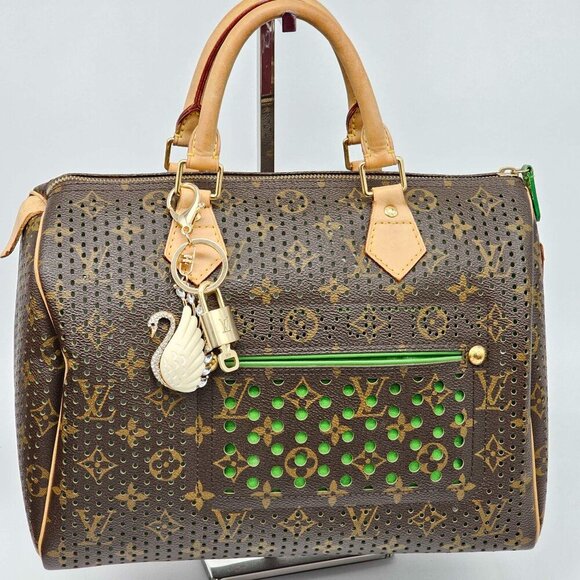 100% Auth Louis Vuitton Lock & Key with unbranded Bagcharm, Keycharm, Keychain - Picture 1 of 10